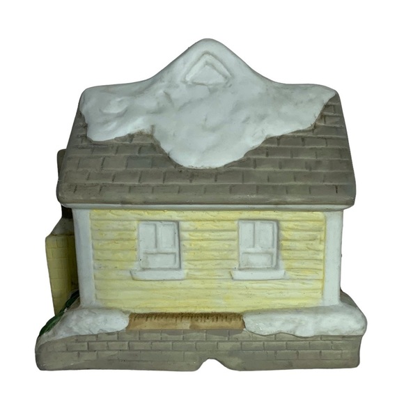 Christmas Village Train Station Vintage Porcelain House Holiday Ticket Building - Picture 4 of 13